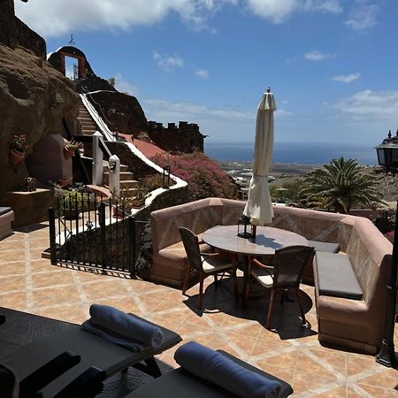 Castillo Lanzarote Villa Sophie - Luxury Villa -Sleep In A Volcanic Cave With Heated Pool Tías Kültér fotó