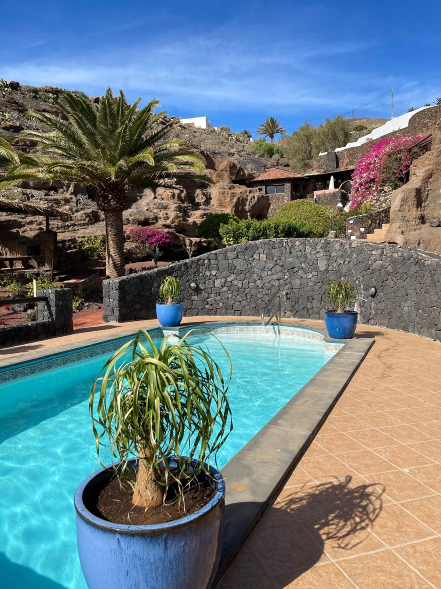 Castillo Lanzarote Villa Sophie - Luxury Villa -Sleep In A Volcanic Cave With Heated Pool Tías Kültér fotó