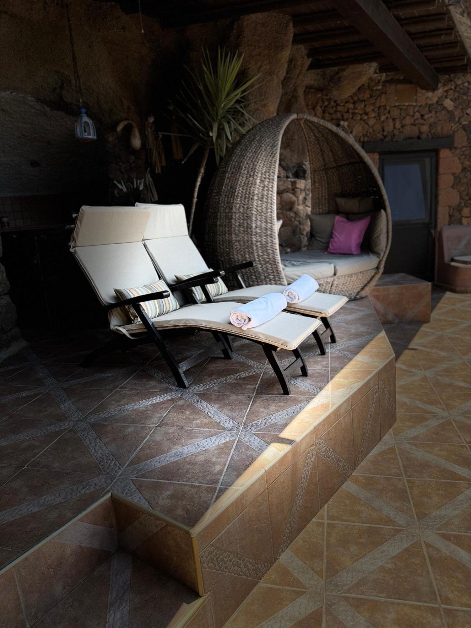 Castillo Lanzarote Villa Sophie - Luxury Villa -Sleep In A Volcanic Cave With Heated Pool Tías Kültér fotó