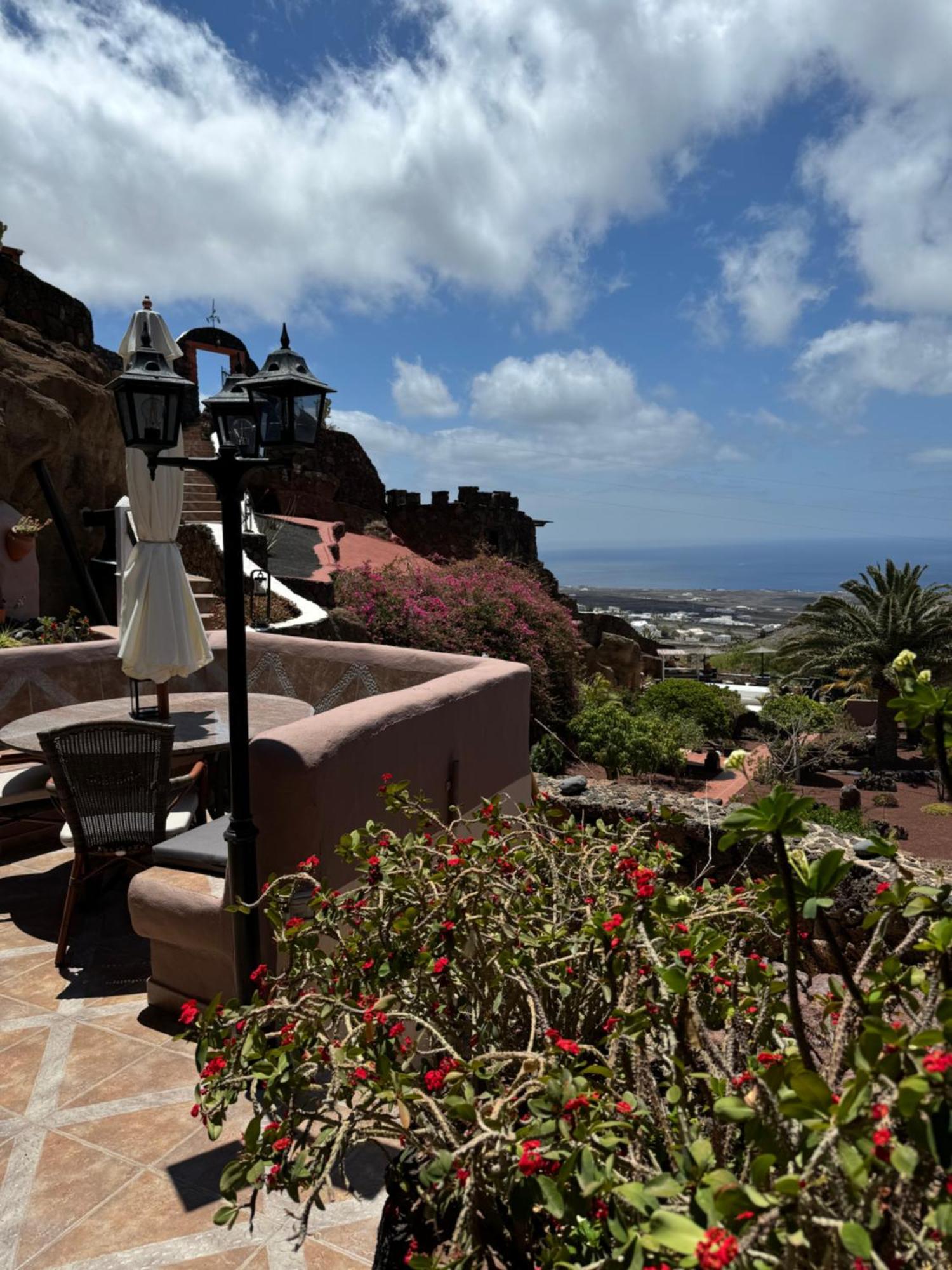 Castillo Lanzarote Villa Sophie - Luxury Villa -Sleep In A Volcanic Cave With Heated Pool Tías Kültér fotó