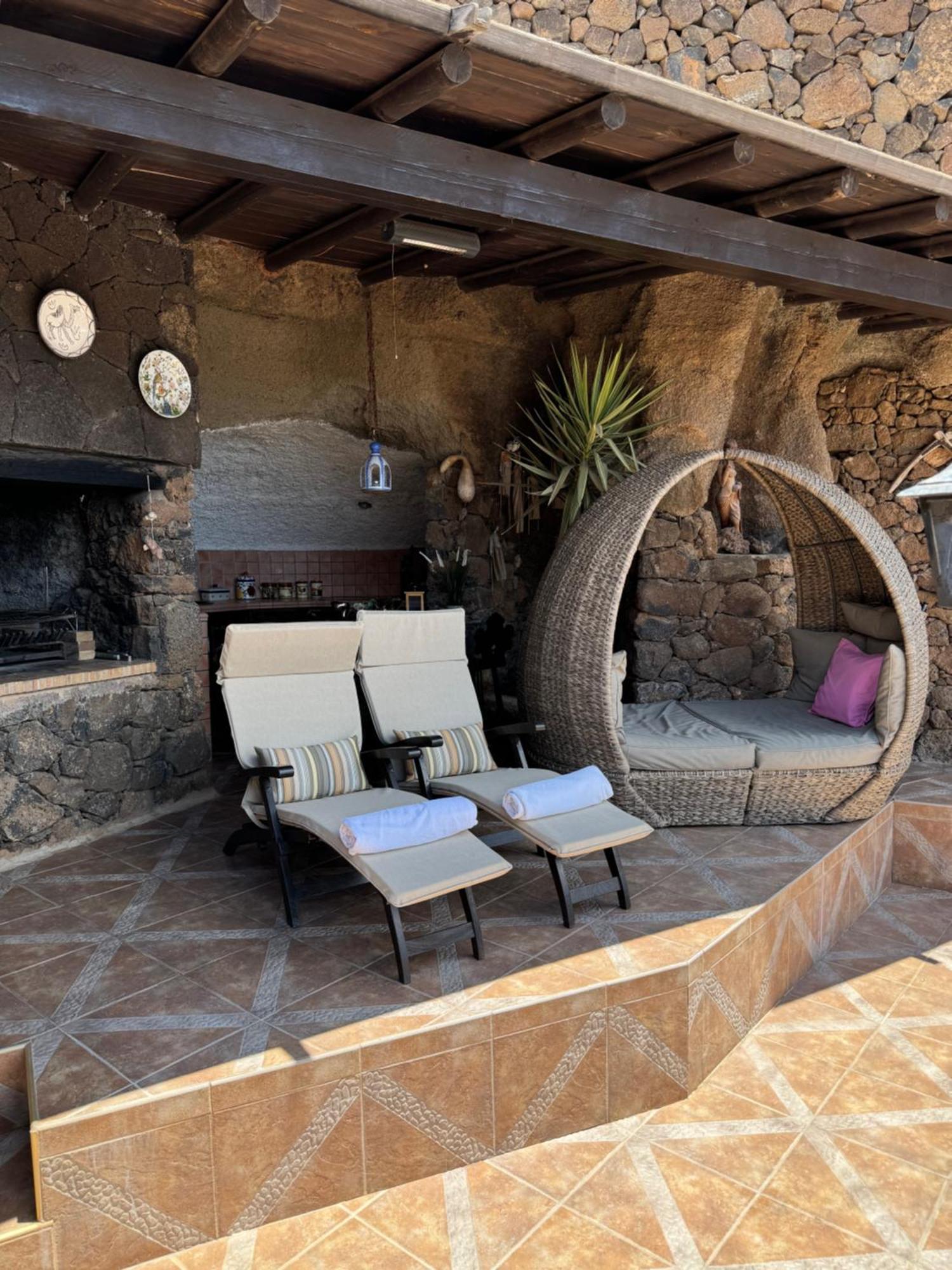 Castillo Lanzarote Villa Sophie - Luxury Villa -Sleep In A Volcanic Cave With Heated Pool Tías Kültér fotó