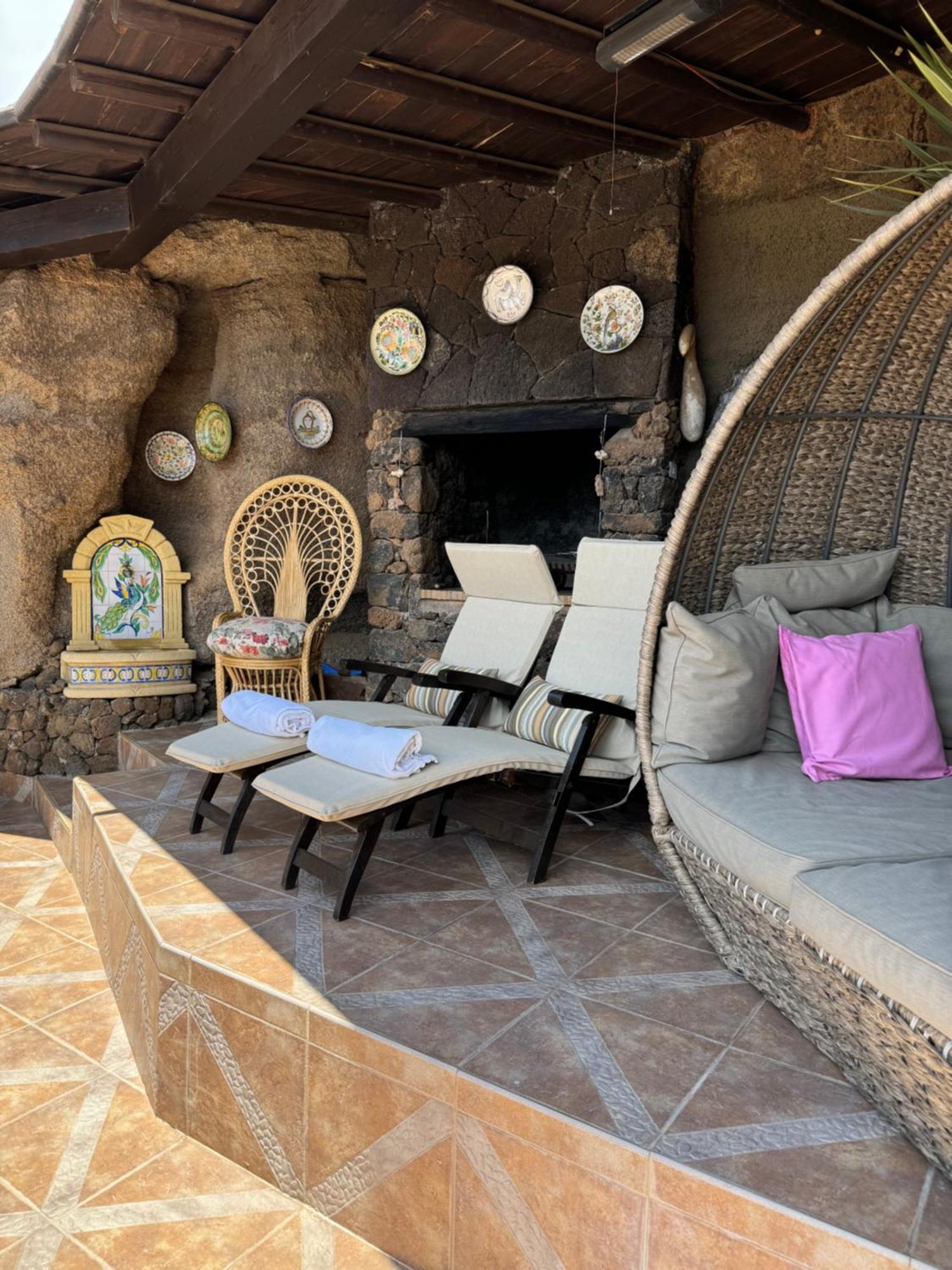 Castillo Lanzarote Villa Sophie - Luxury Villa -Sleep In A Volcanic Cave With Heated Pool Tías Kültér fotó