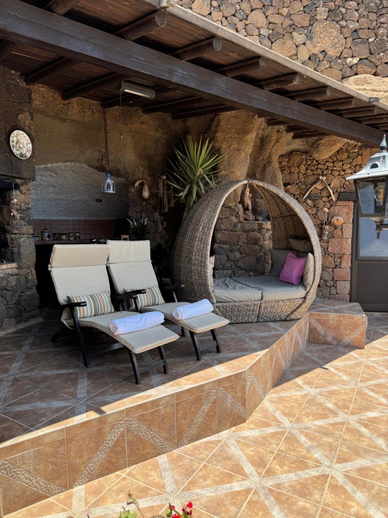 Castillo Lanzarote Villa Sophie - Luxury Villa -Sleep In A Volcanic Cave With Heated Pool Tías Kültér fotó